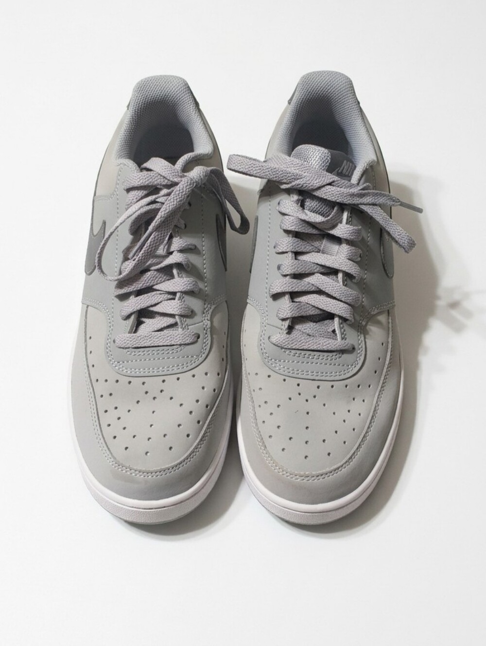 Men's Grey Low-Top Athletic Sneakers Size 10.5 US